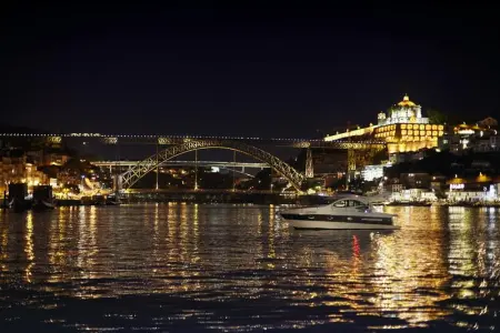 Chambre confortable avec vue sur le lac à Porto 12 m² et terrasse - Photo 29
