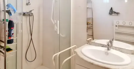 Appartement cosy à Saint-Mamet - 36 m² - Vue montagne - Photo 9