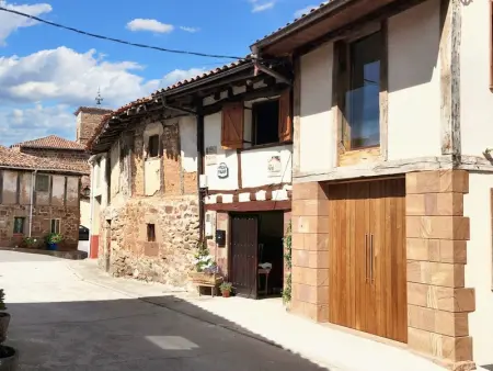 Maison à Villasur de Herreros, Maison charmante à Villasur de Herreros avec vue sur le lac - L1063189