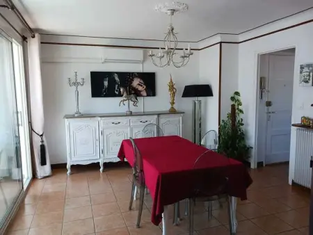 Appartement à Perpignan, Appartement moderne à Perpignan avec vue sur la montagne - L1063233