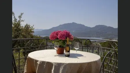 Villa avec vue sur la mer à Porto Rotondo + Piscine partagée. - Photo 13