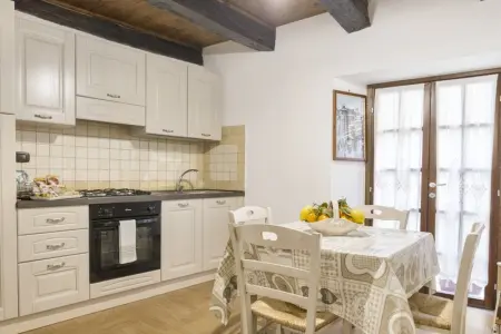 Appartement à Arce, Appartement moderne proche du centre-ville d'Arce, 62 m², parking - L1063274