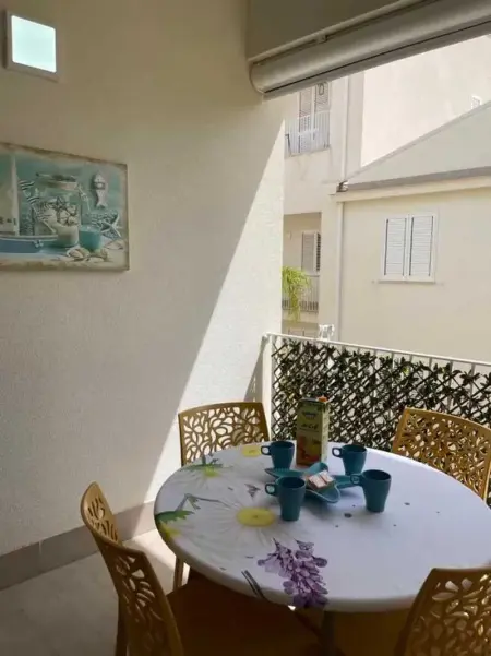 Appartement à Balestrate, Appartement spacieux à Balestrate 70 m² avec balcon - L1063289