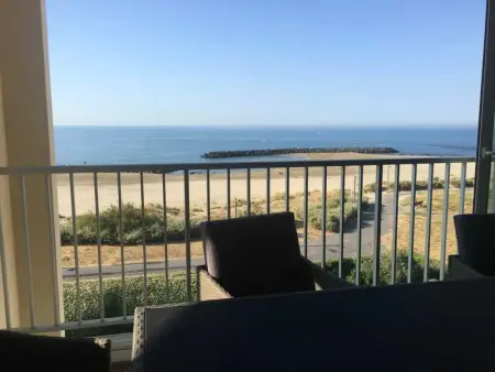 Appartement à Le cap D'Agde, Appartement spacieux au Cap d'Agde 120 m² avec piscine partagée - L1063299