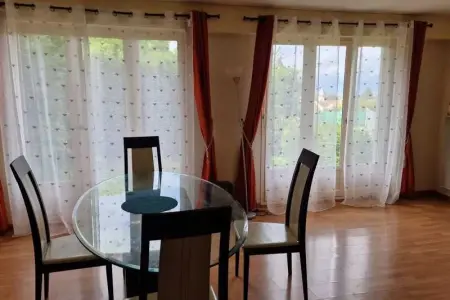 Appartement à Vaujours, Appartement spacieux à Vaujours, vue sur le jardin - L1063329