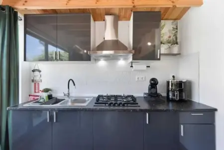 Évasion Champêtre : Maison de Charme avec Jardin et Piscine - Photo 11