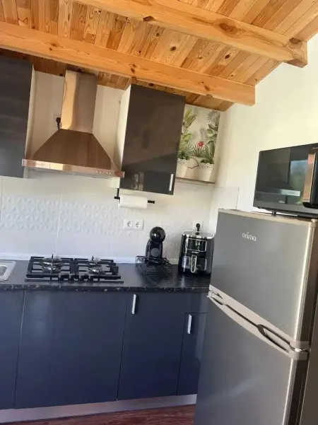 Évasion Champêtre : Maison de Charme avec Jardin et Piscine - Photo 16