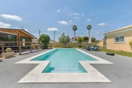 Évasion Champêtre : Maison de Charme avec Jardin et Piscine - Photo 20