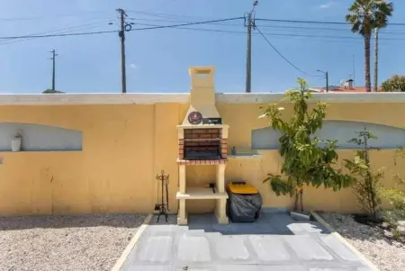 Évasion Champêtre : Maison de Charme avec Jardin et Piscine - Photo 23