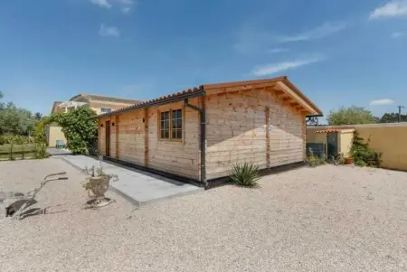 Évasion Champêtre : Maison de Charme avec Jardin et Piscine - Photo 24