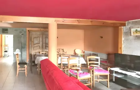 Maison de charme avec vue sur la montagne à Albaret-Sainte-Marie - Photo 1