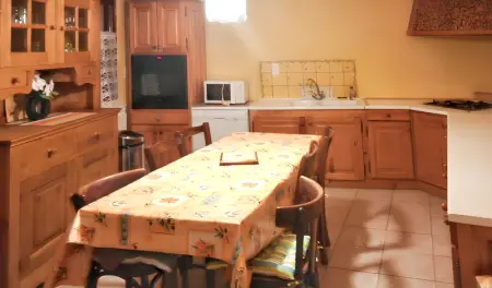 Maison de charme avec vue sur la montagne à Albaret-Sainte-Marie - Photo 2