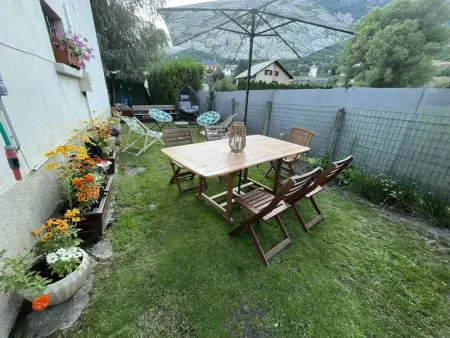 Appartement à L'Argentière la Bessée, Appartement spacieux à L'Argentière-la-Bessée, terrasse et jardin - L1063389