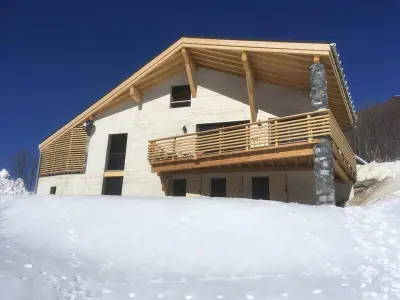 Chalet à Valmeinier, Chalet chaleureux montagne, Valmeinier, vue imprenable + 180 m² - L1063415