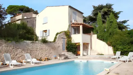 Villa à Dauphin, Charmante villa à Dauphin avec piscine privée et jardin - L1063471