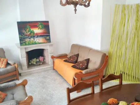 Appartement à Espinho, Appartement spacieux à Espinho avec cheminée, 87 m² - L1063525