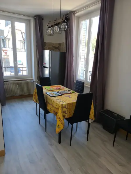 Appartement à La Bourboule, Appartement confortable à La Bourboule, 64 m², balcons agréables - L1063535