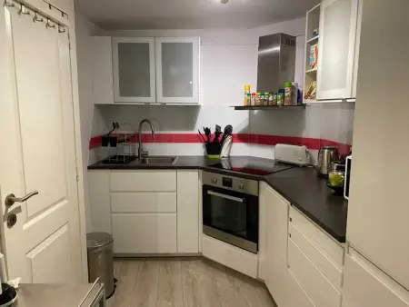 Appartement spacieux à Charleroi 100 m² avec parking 5 pers - Photo 1