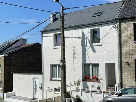 Appartement spacieux à Charleroi 100 m² avec parking 5 pers - Photo 34