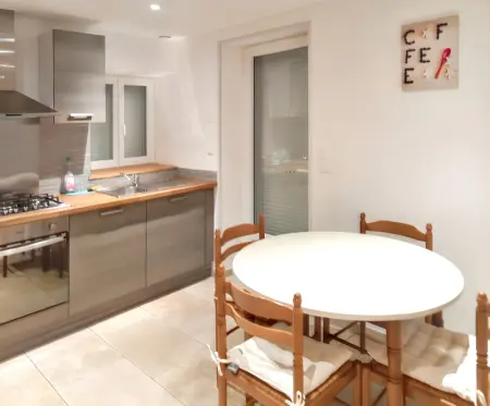 Maison charmante à Bléneau avec jardin et équipements modernes - Photo 3