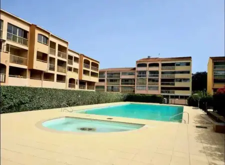 Appartement à Sainte Maxime, Studio charmant à Sainte-Maxime, 20 m² avec piscine partagée - L1063685