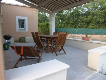 Villa à Saint Saturnin lès Apt, Villa confortable avec piscine privée à Saint-Saturnin-lès-Apt - L1063767