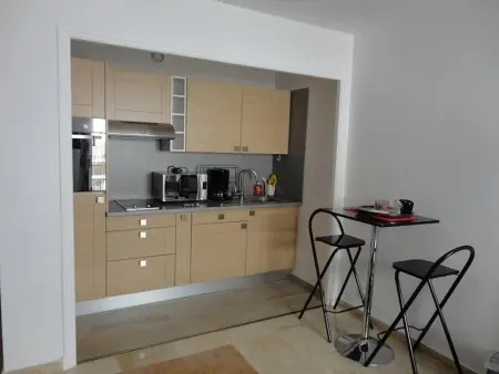 Studio charmant au cœur de Cannes avec balcon et parking - Photo 6