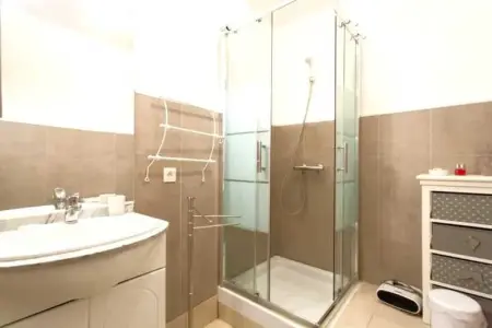 Studio charmant au cœur de Cannes avec balcon et parking - Photo 8