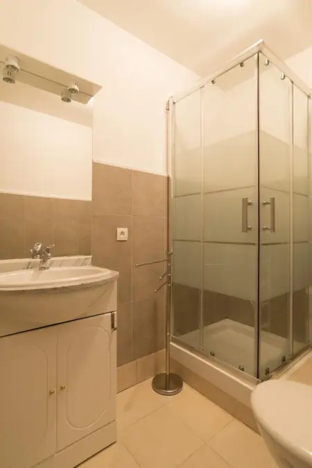 Studio charmant au cœur de Cannes avec balcon et parking - Photo 10