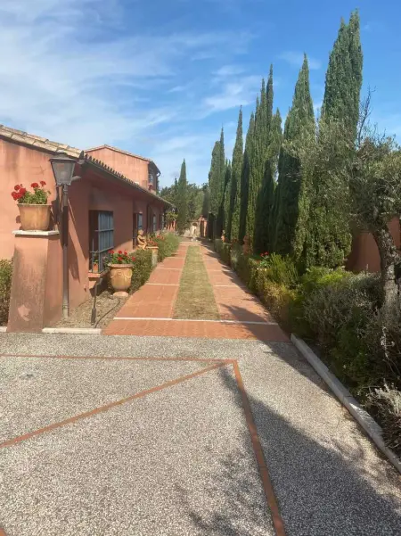 Villa d'exception à Palaja avec piscines intérieures et extérieures - Photo 9