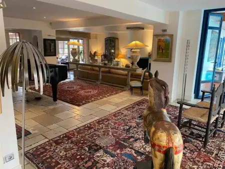 Villa d'exception à Palaja avec piscines intérieures et extérieures - Photo 18