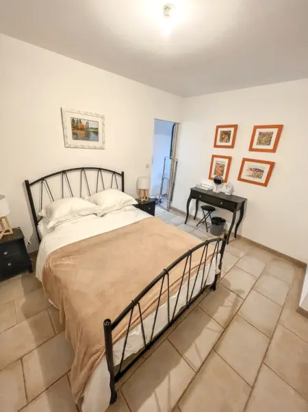 Maison charmante à Nîmes avec jardin privé, Maison 6 personnes à Nîmes - Photo 3