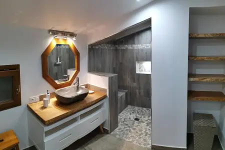 Maison de charme à Balazuc avec jardin et mobilier extérieur - Photo 2