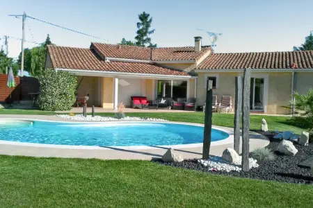 Villa à Paulhac, Villa Contemporaine à Paulhac avec Piscine Privée et Jardin - L1063925