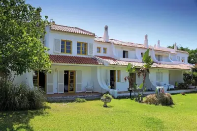 Maison à Guia, Maison confortable à Guia avec piscine partagée - L1063969