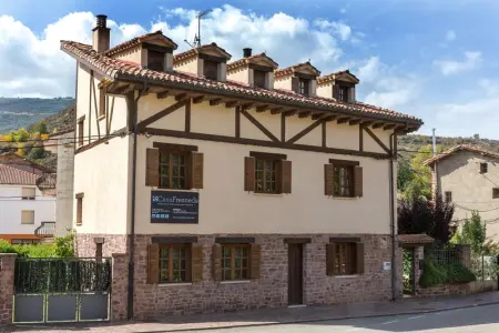 Maison à Fresneda de la Sierra Tirón, Maison charmante à Fresneda de la Sierra Tirón avec jardin. - L1063996