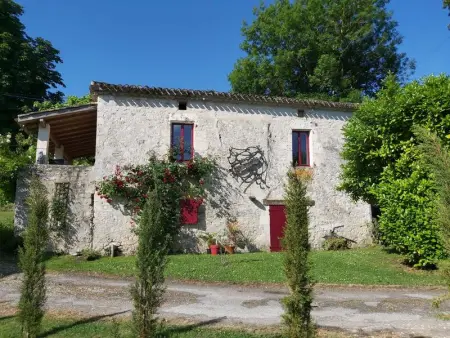 Maison à Sauveterre, Maison charmante à Sauveterre avec piscine privée - L1064051