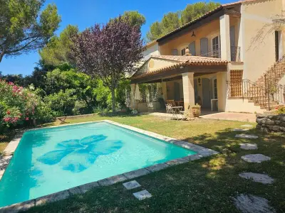 Villa à Salon de Provence, Villa spacieuse à Salon-de-Provence avec piscine privée - L1064054