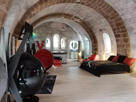 Luxueux Studio à Ambrières-les-Vallées - 85 m² avec Jacuzzi - Photo 1