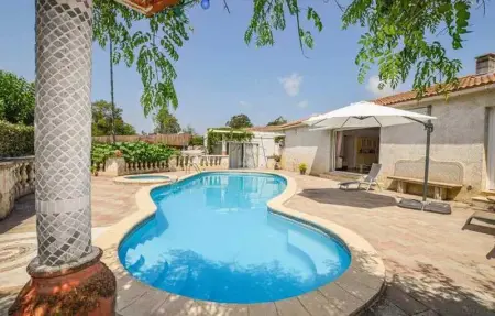 Villa à Aléria, Villa ensoleillée & Piscine privée à Aléria - L1064059