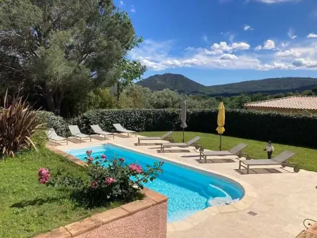 Villa à Le Plan de la Tour, Villa charmante au Plan-de-la-Tour avec piscine privée - L1064069