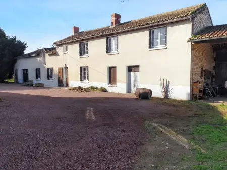 Maison à Les Trois Moutiers, Maison de charme avec jardin aux Trois-Moutiers, 116 m², 6 pers. - L1064073