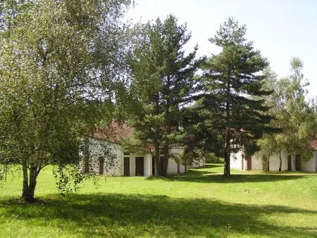 Maison à La Chapelle Geneste, Maison charmante à La Chapelle-Geneste avec jardin - L1064078