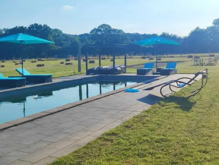 Villa élégante à Beauchêne avec piscine privée - Photo 1