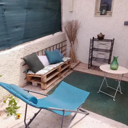 Appartement à La Crau, Studio douillet à La Crau avec terrasse intime de 18 m² - L1064180