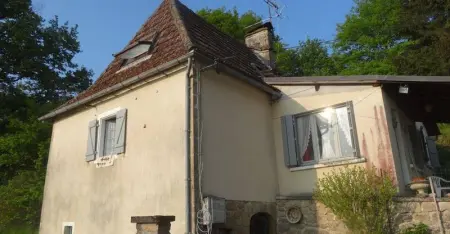 Maison à Teyssieu, Maison de charme à Teyssieu avec cheminée et jardin. - L1064183