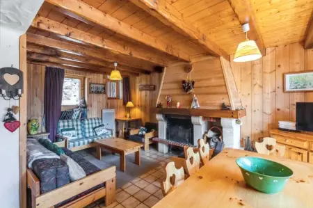 Chalet à Champagny en Vanoise, Chalet chaleureux à Champagny-en-Vanoise avec jacuzzi - L1064200