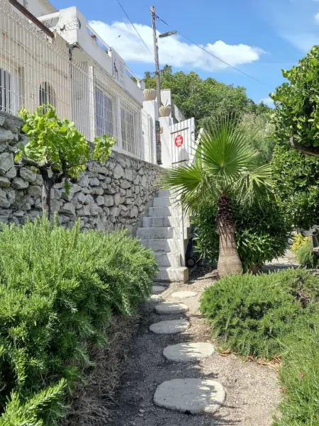 Maison chaleureuse au cœur des Calanques de Marseille + jardin. - Photo 5