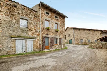 Maison à Valprivas, Maison charmante à Valprivas avec jardin privé. - L1064309