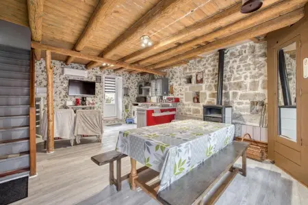 Maison charmante à Valprivas avec jardin privé. - Photo 3